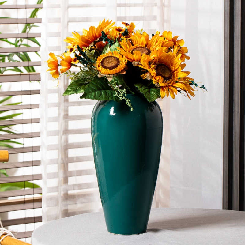 Simple Modern Green Ceramic Vase – European Style Table Flower Stand