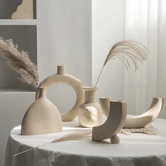 Nordic Ceramic Vase – Textured Dry-Flower Display Ornament