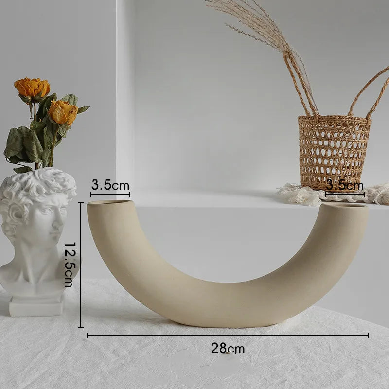 Nordic Ceramic Vase – Textured Dry-Flower Display Ornament