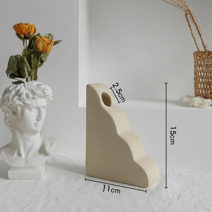 Nordic Ceramic Vase – Textured Dry-Flower Display Ornament