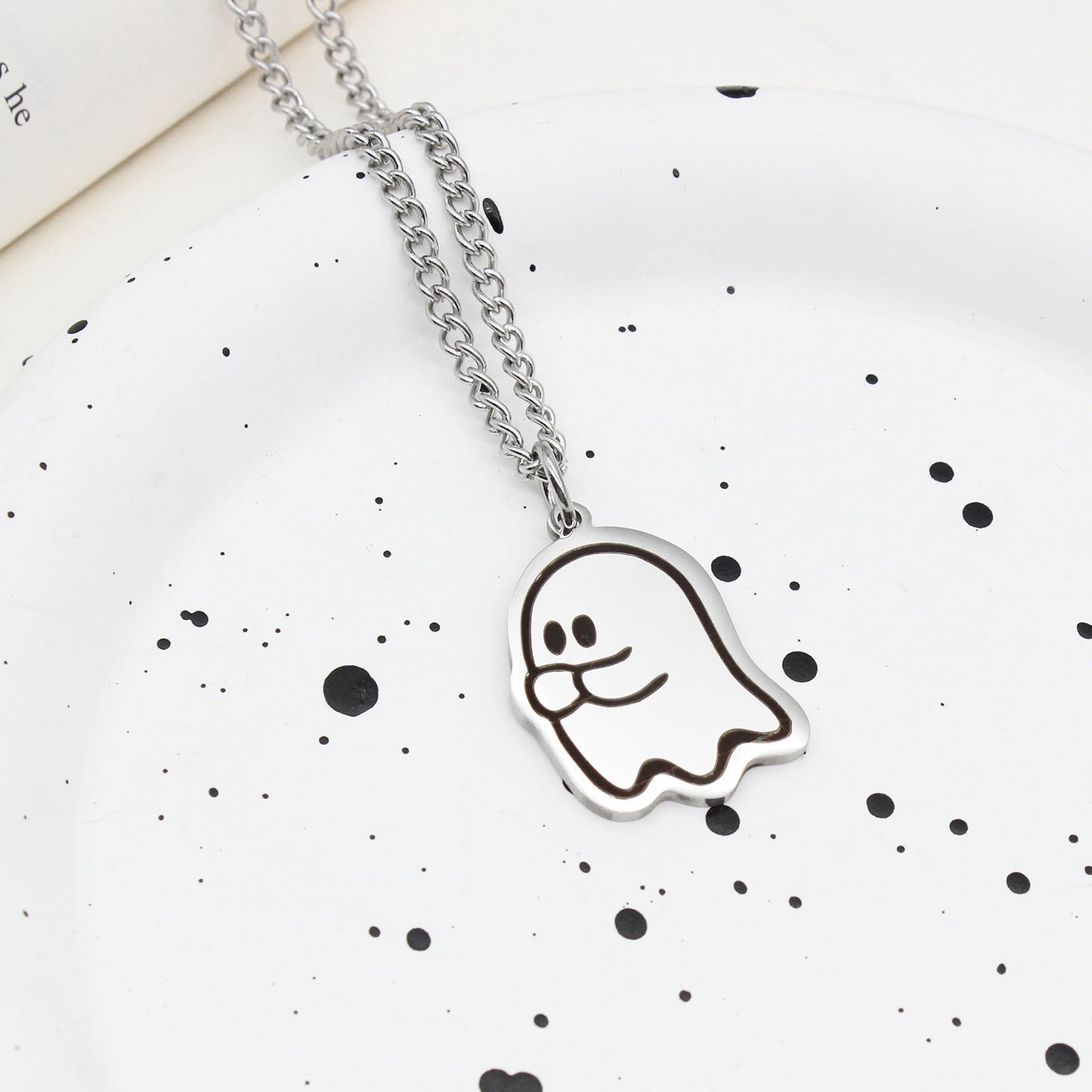 Halloween Cute Love Ghost Necklace Set – Matching Pendant Necklaces for Couples
